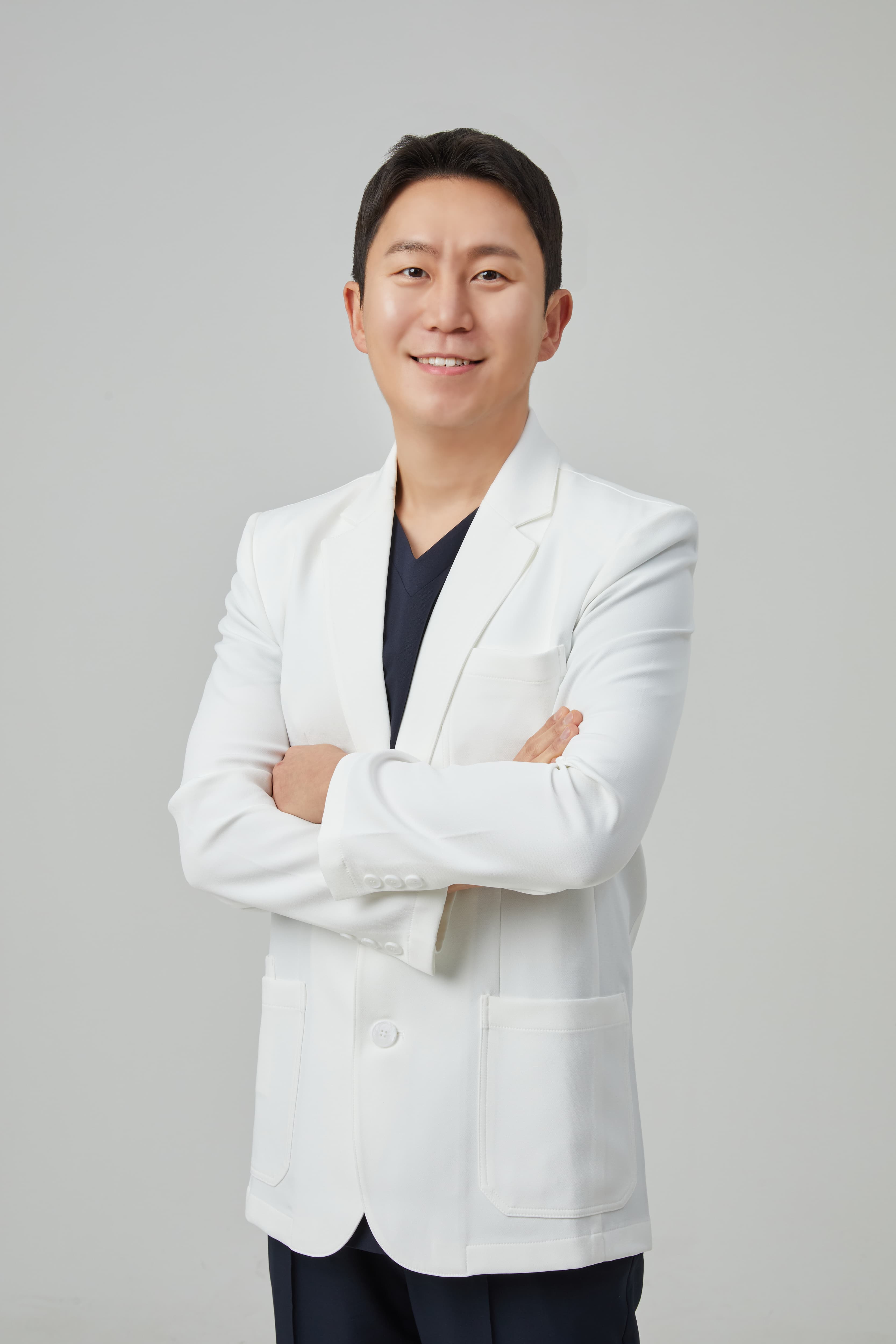 Dr. Cho Kyu-yeon Chief Director
